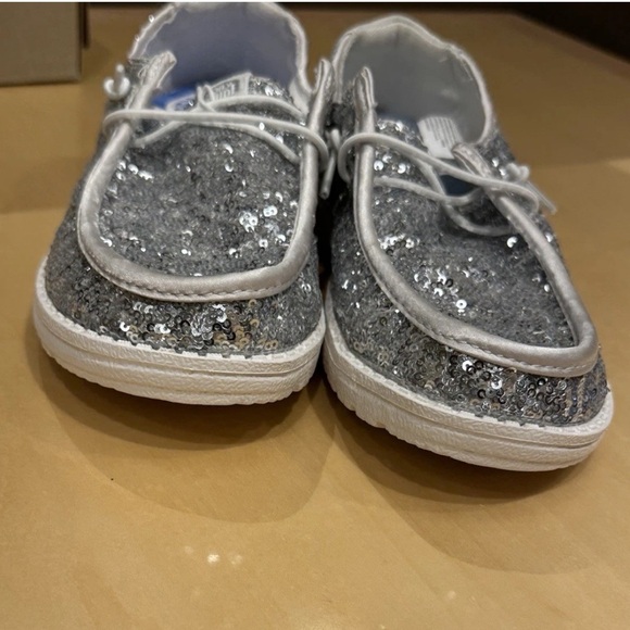 Hey Dude Womens Wendy Sequin Slip-On Shoes NWT SIZE 7 - Picture 6 of 8